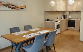Hostex Trinity Apartment